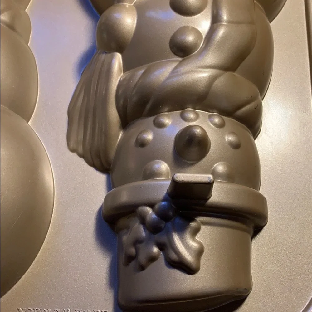 Nordic Ware Snowman Cake Pan EUC Merry Christmas! Happy Holiday!
